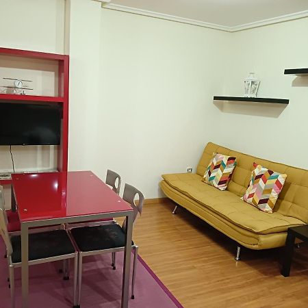 Apartamentos Chevere Rojo-Huca Oviedo Luaran gambar