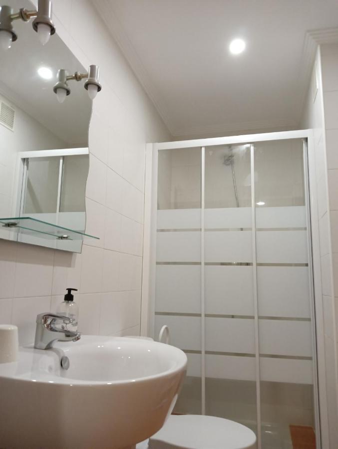 Apartamentos Chevere Rojo-Huca Oviedo Luaran gambar