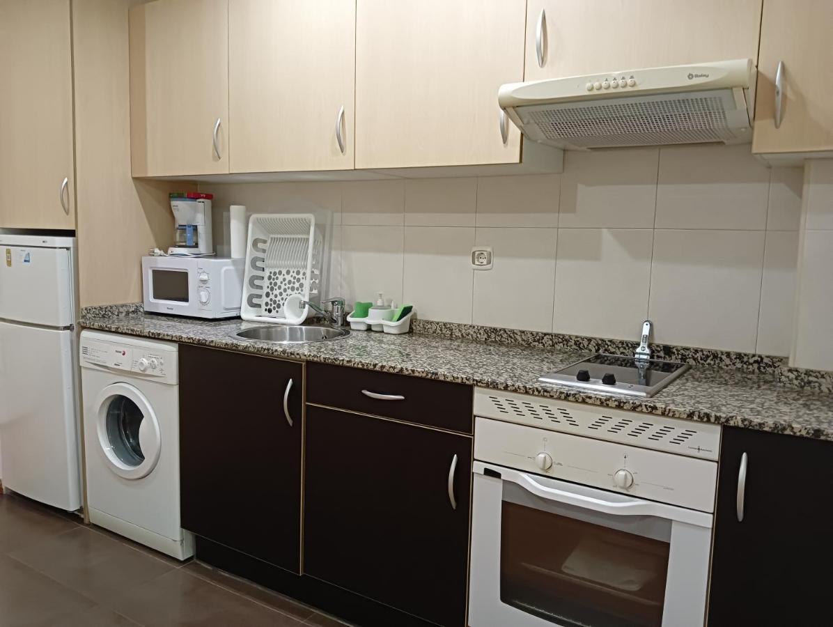 Apartamentos Chevere Rojo-Huca Oviedo Luaran gambar