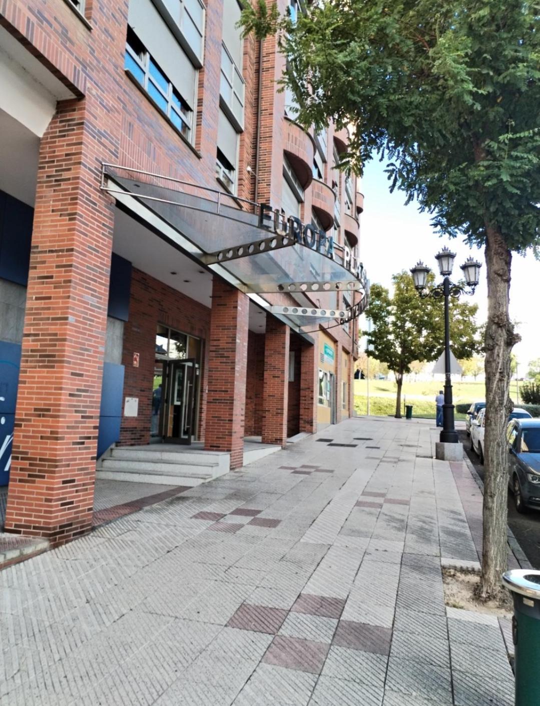Apartamentos Chevere Rojo-Huca Oviedo Luaran gambar
